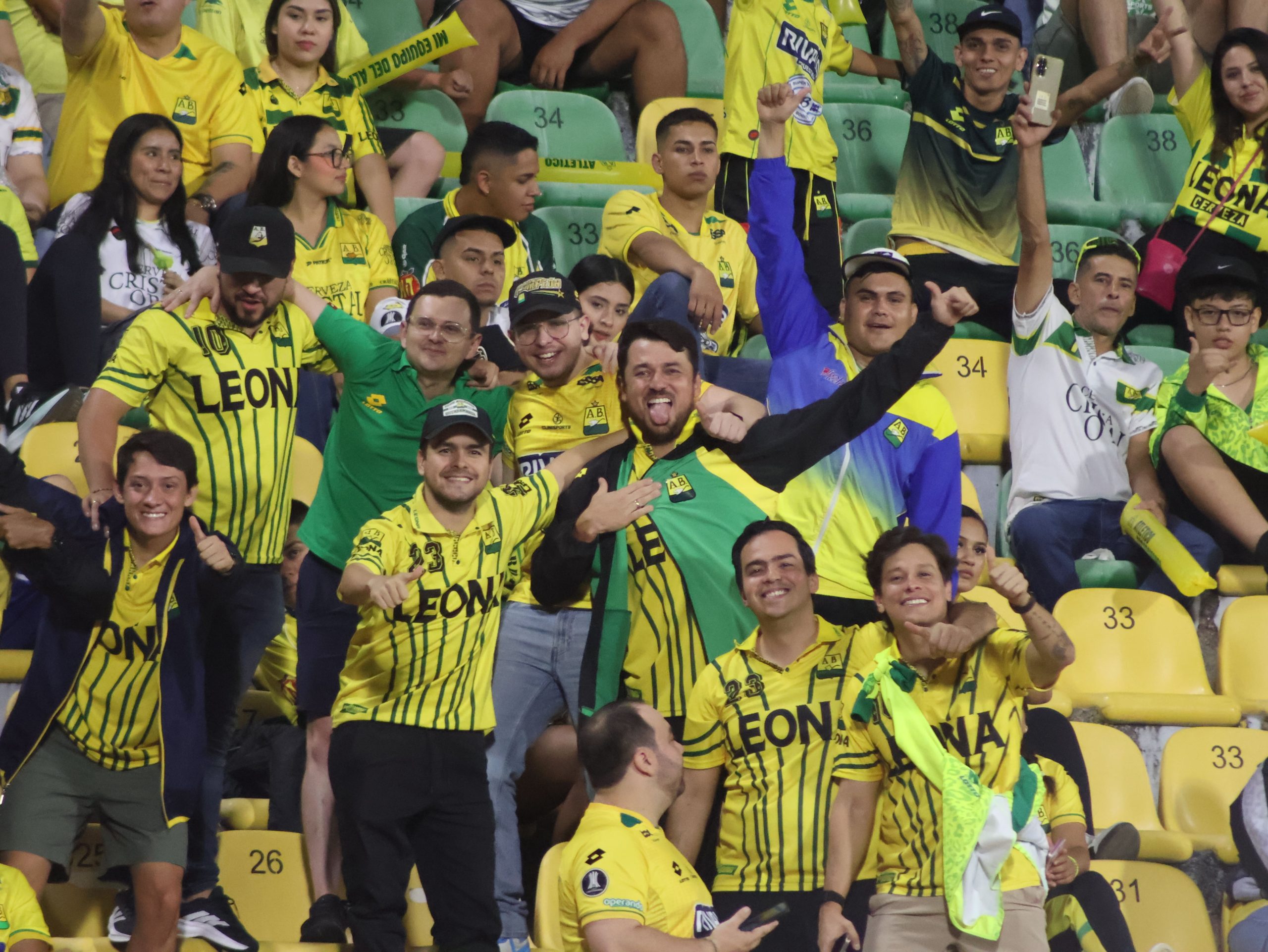 Hinchas AB vs CD (10)