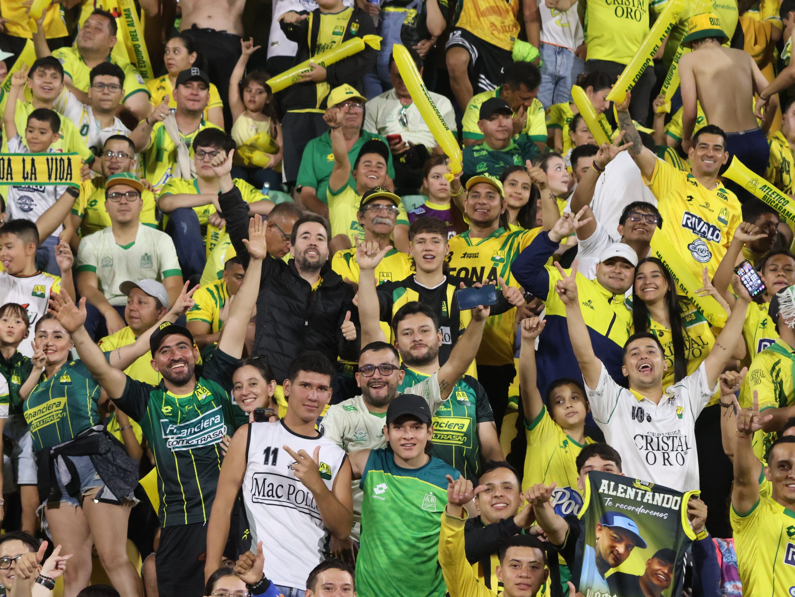 Hinchas AB vs CD (112)