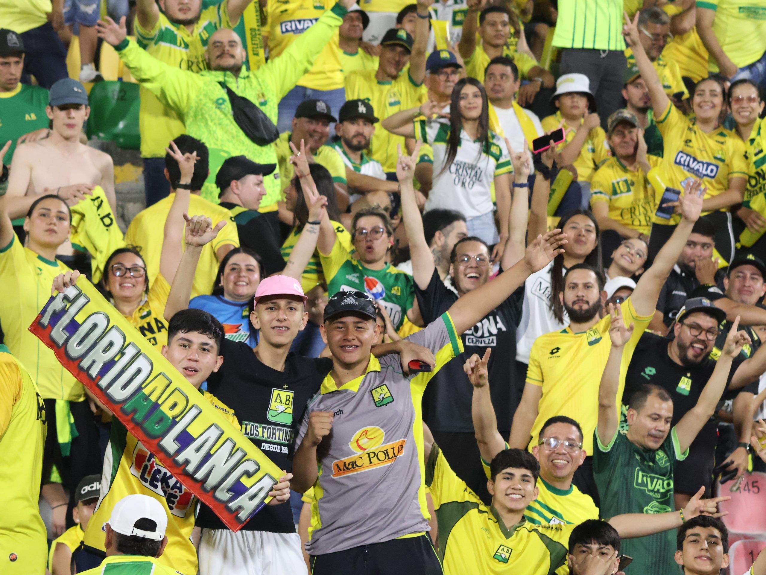 Hinchas AB vs CD (118)