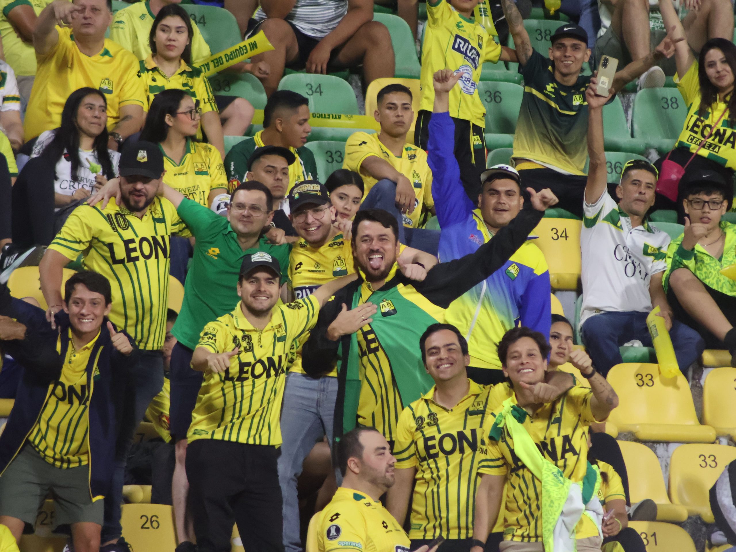 Hinchas AB vs CD (12)