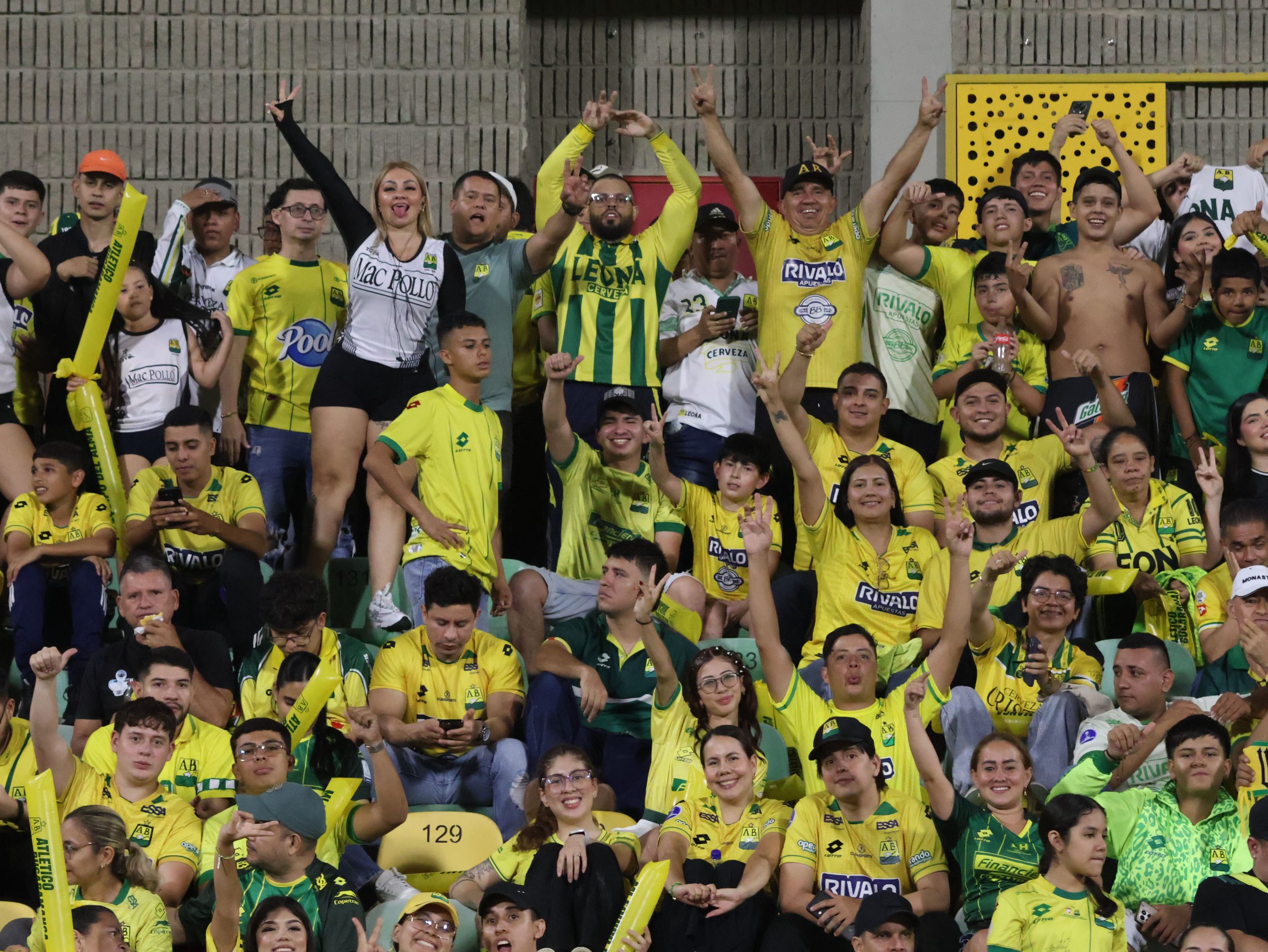 Hinchas AB vs CD (129)
