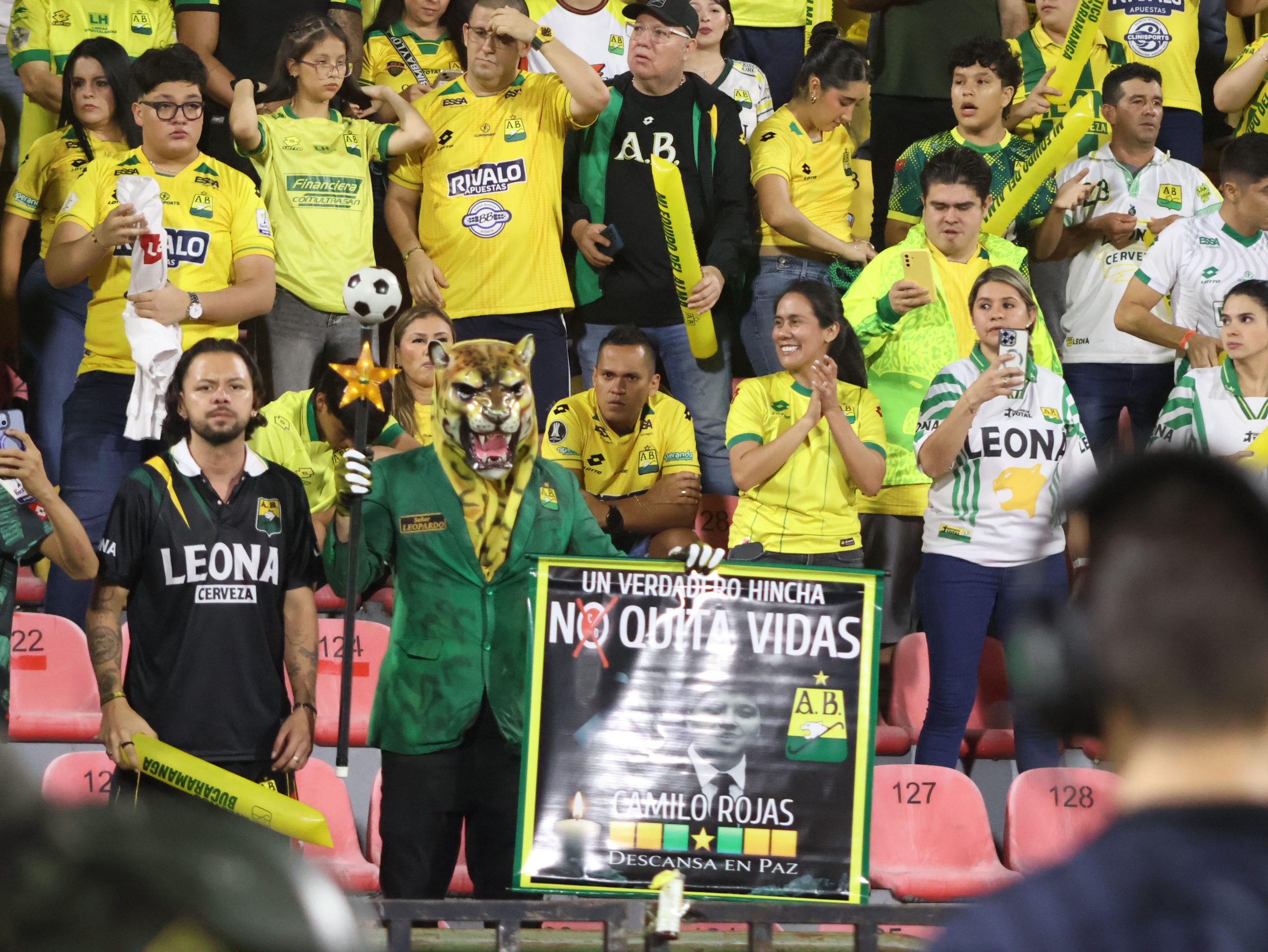 Hinchas AB vs CD (18)
