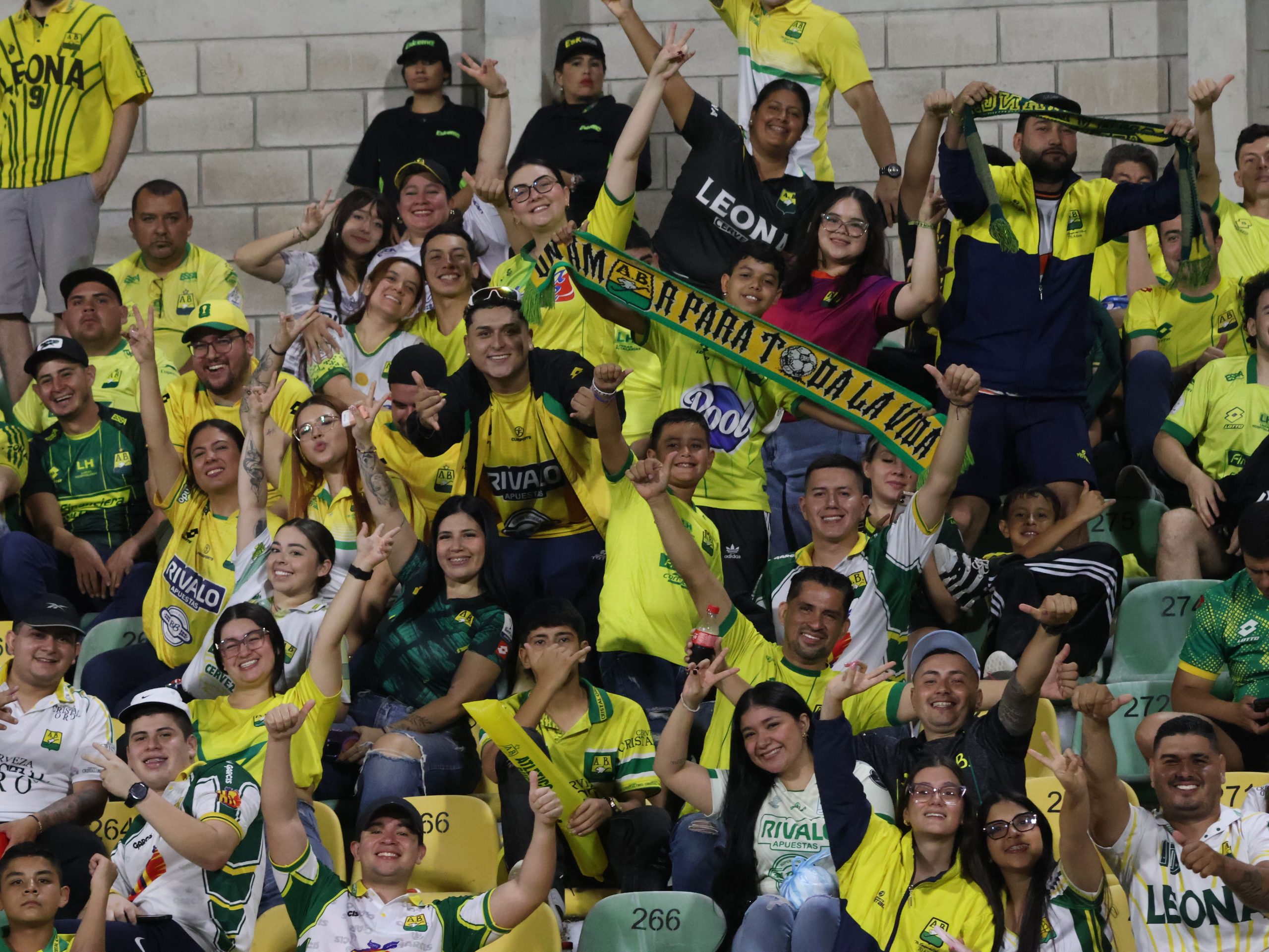 Hinchas AB vs CD (201)