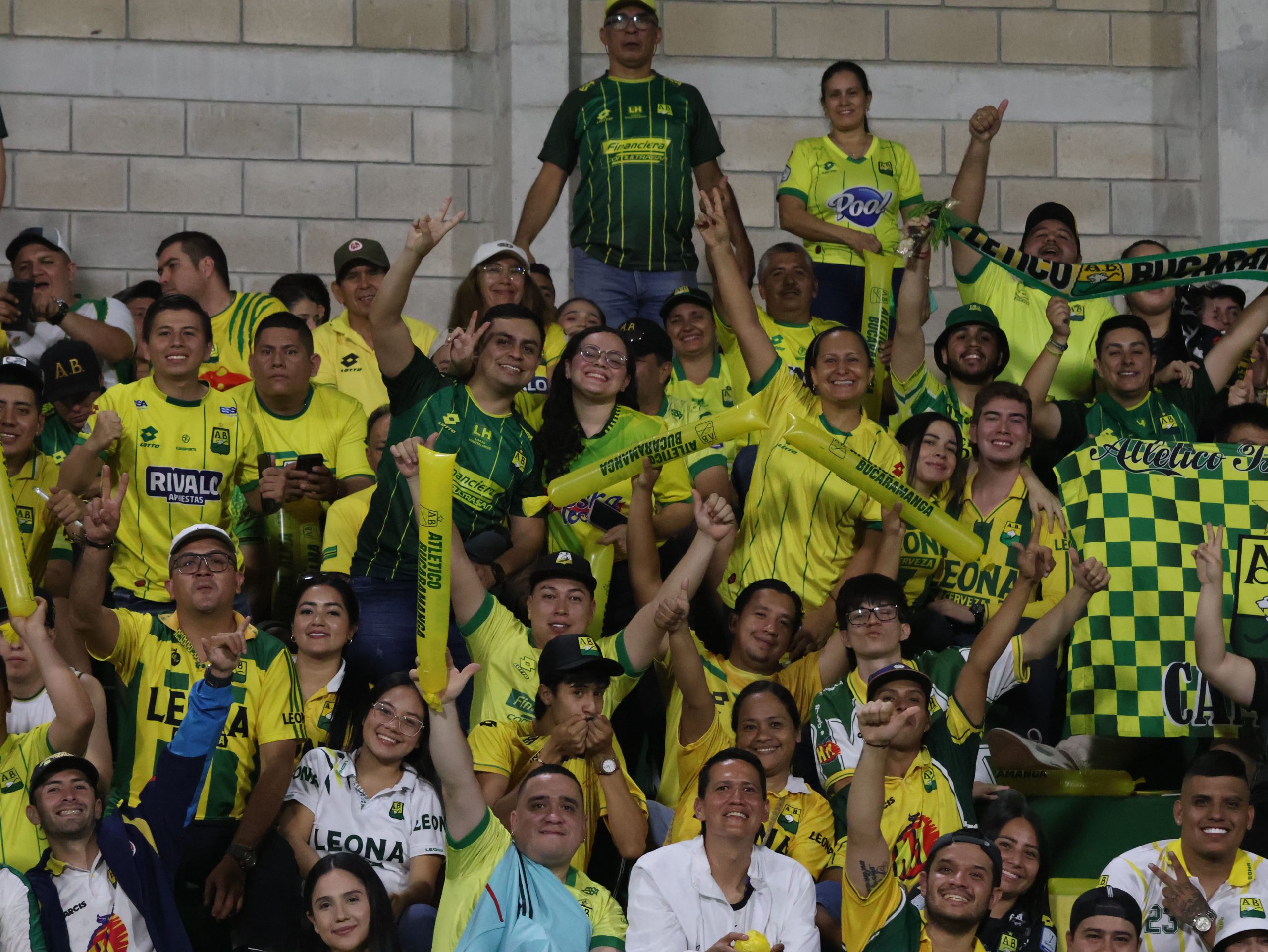 Hinchas AB vs CD (214)