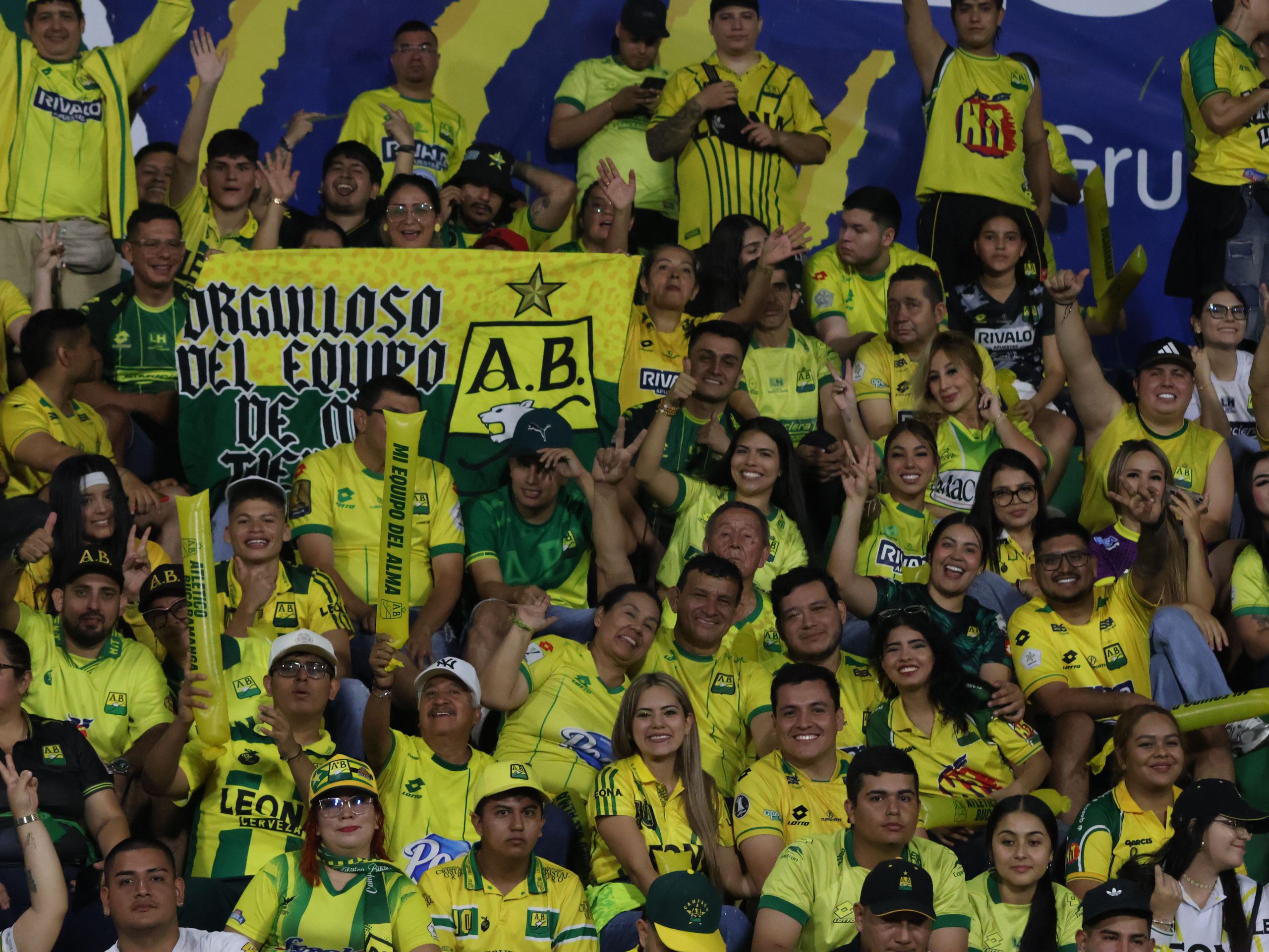 Hinchas AB vs CD (220)