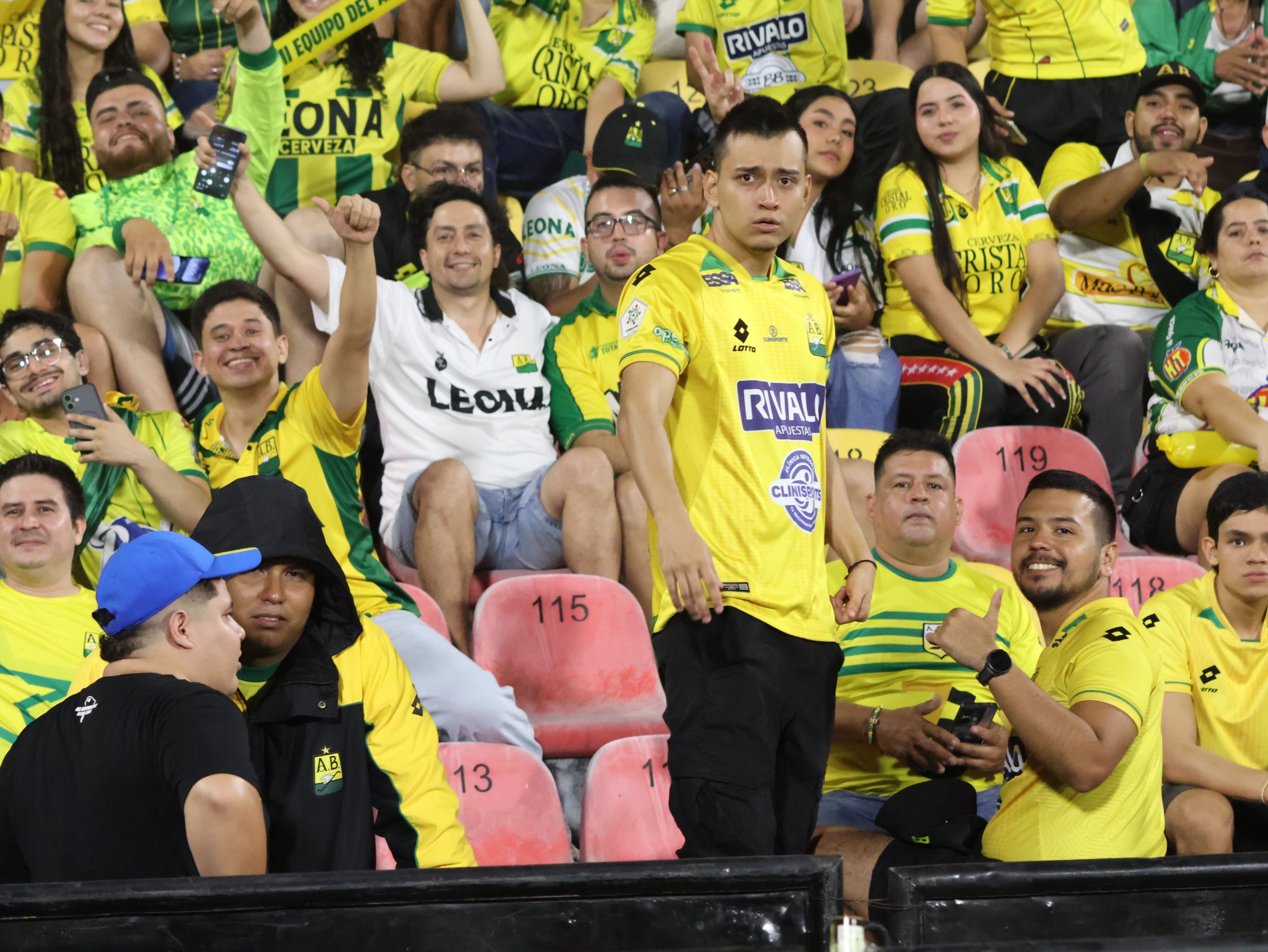 Hinchas AB vs CD (96)