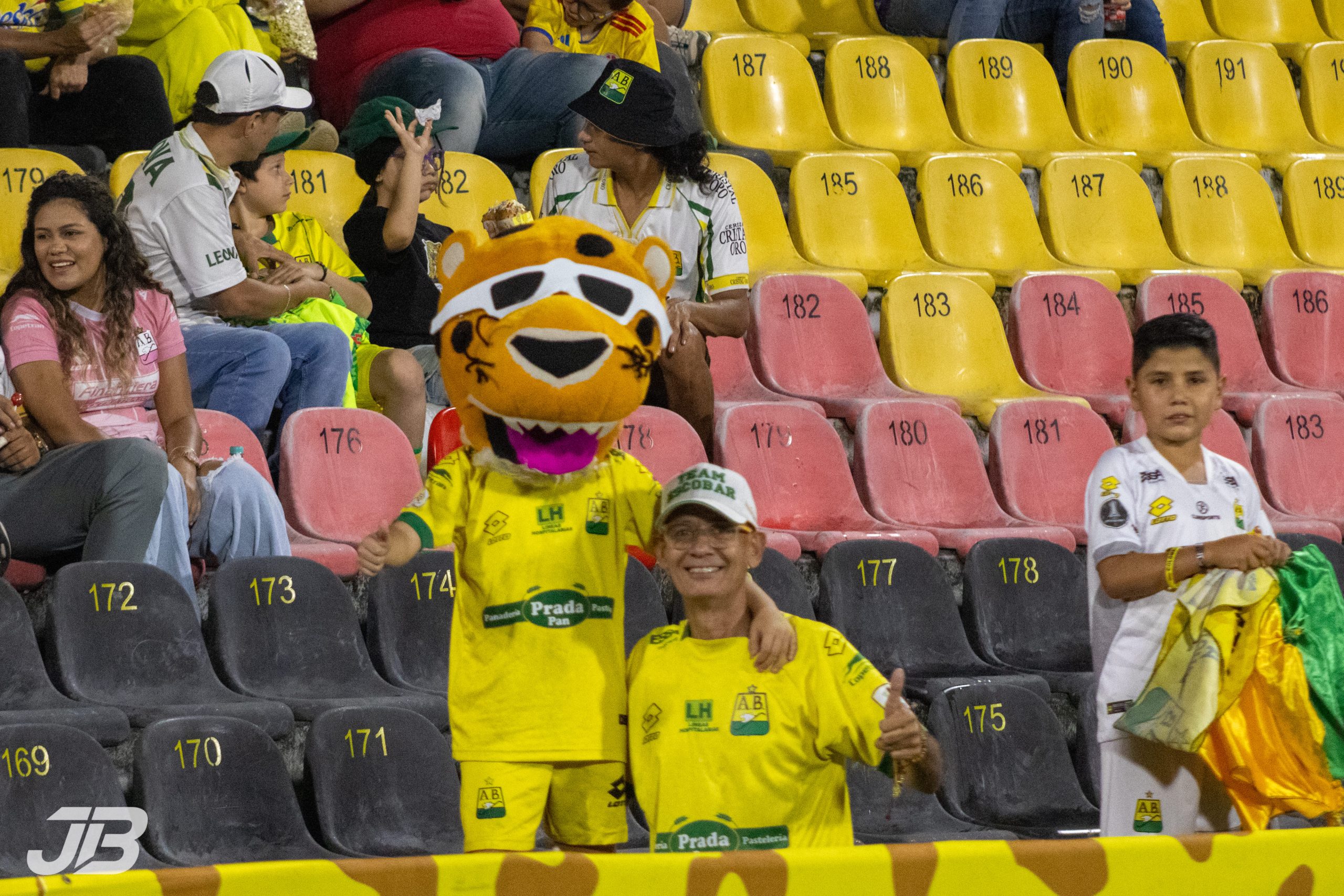 Hinchada Bucaramanga vs Aguilas Doradas (71)